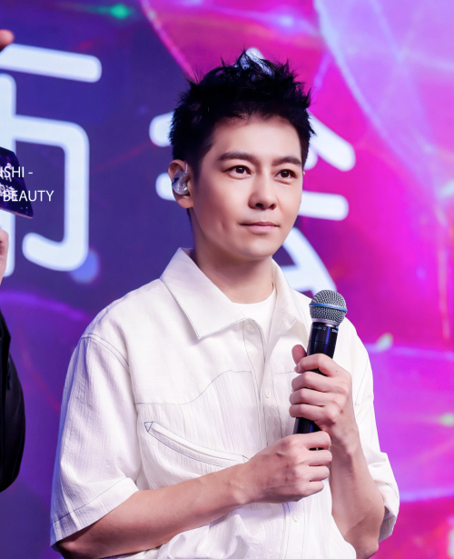 林志颖受邀参加宝韵诗宁波新品发布会